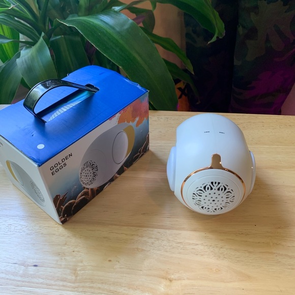 2 Mini Rose Golden Bluetooth Speakers - Picture 3 of 10